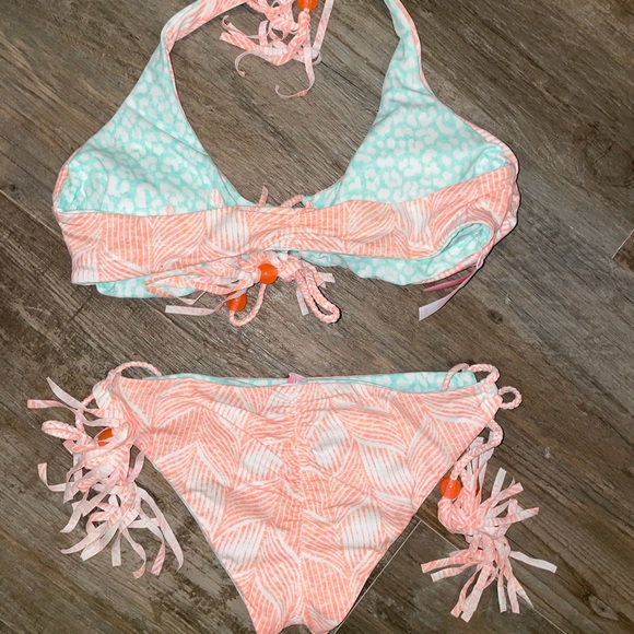 Victoria’s Secret Reversible Tie Bikini - Picture 4 of 4